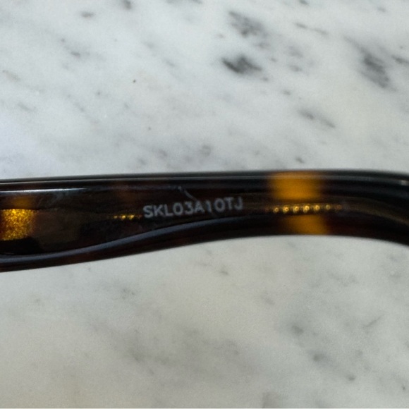 Gucci Unique Mother of Pearl Cat Eye Sunglasses - Picture 8 of 13